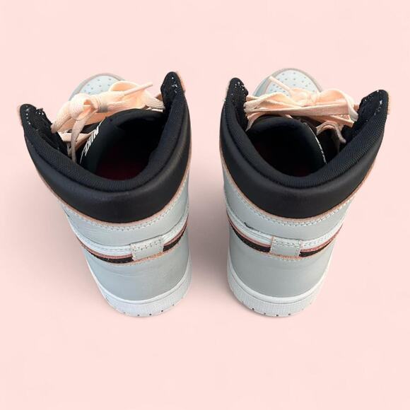 Jordan 1 Retro High OG Defiant SB - Picture 3 of 5